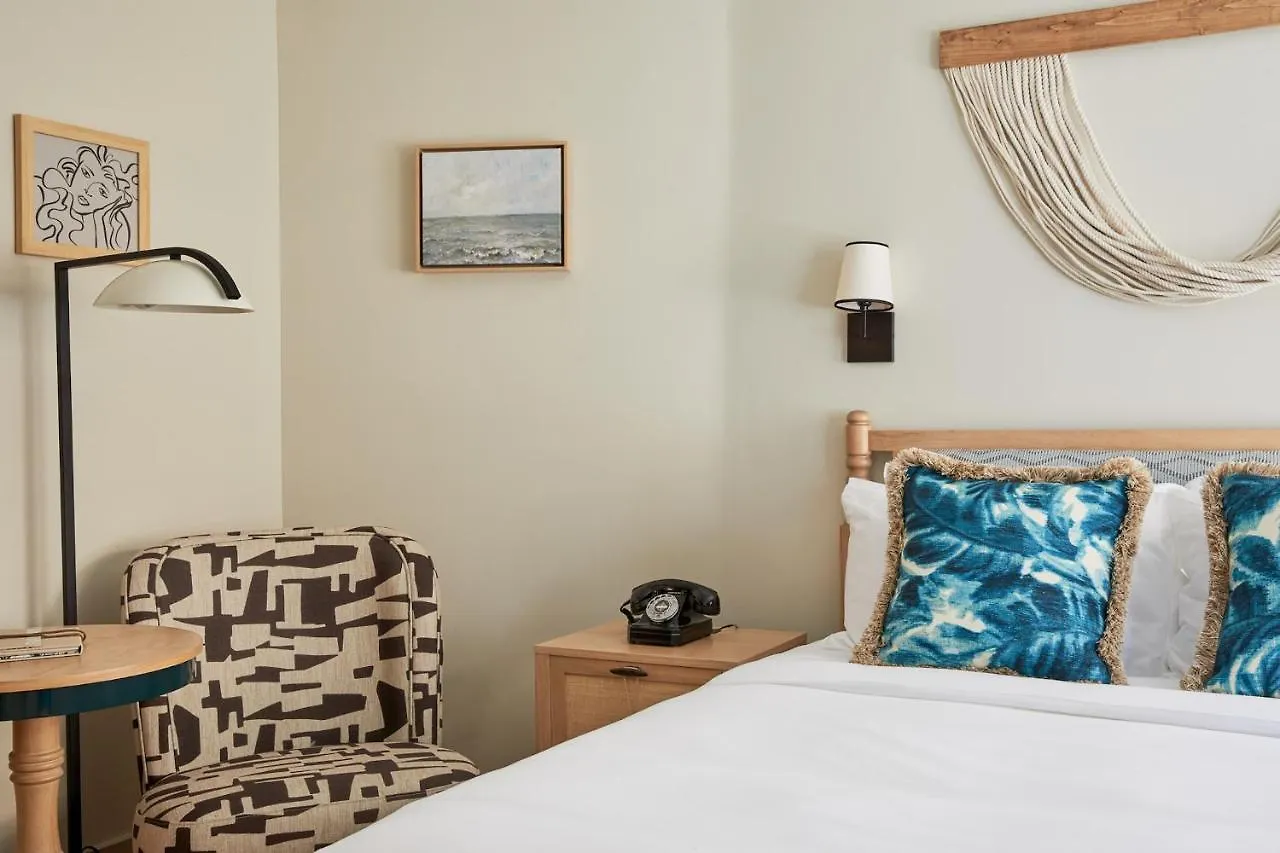 Hotell Faraway 4*