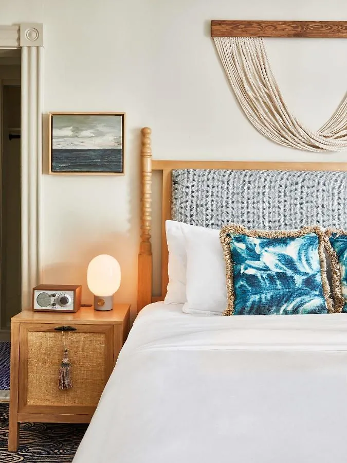 Faraway 4* Nantucket