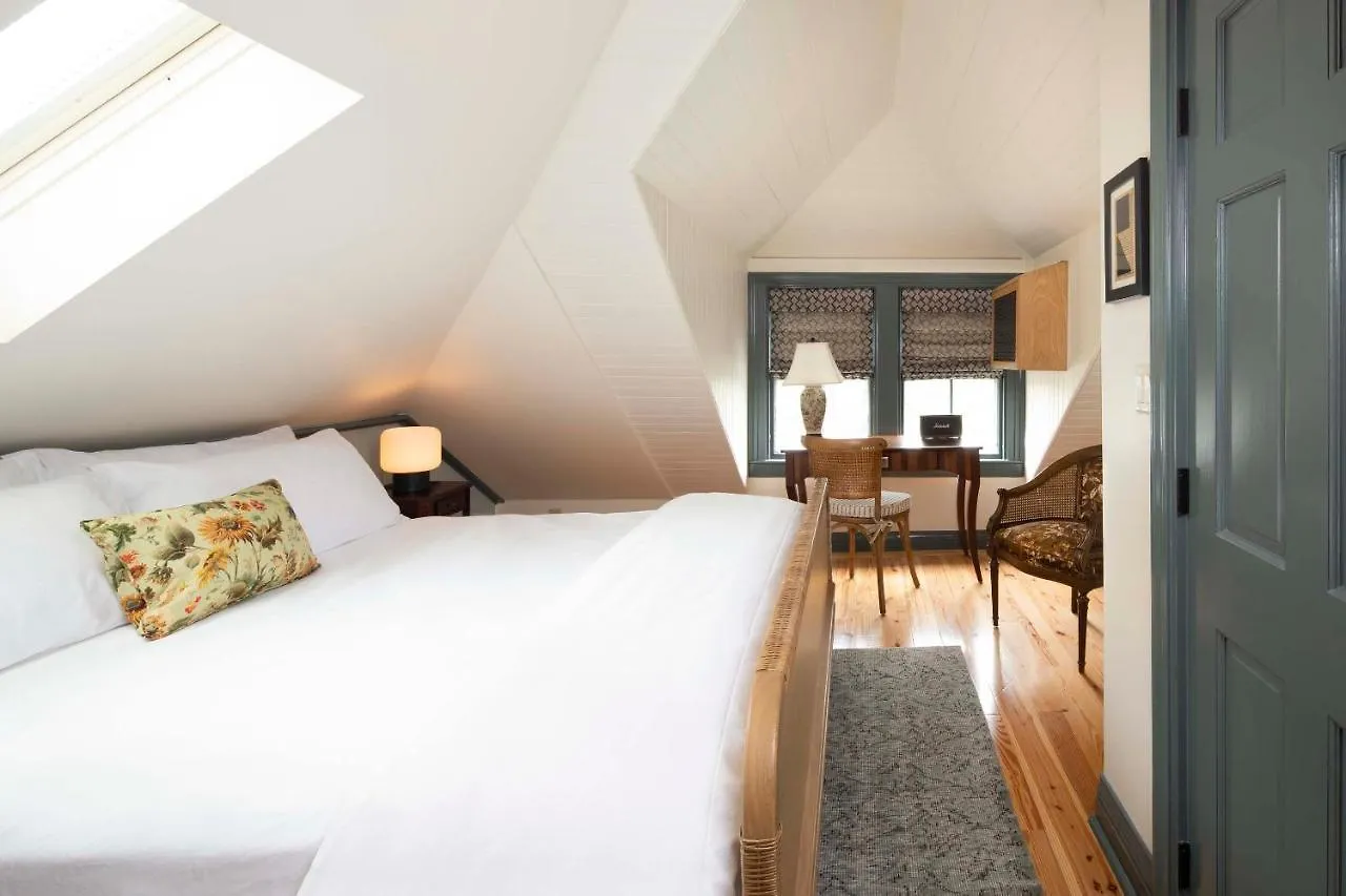 Life House, Hotell