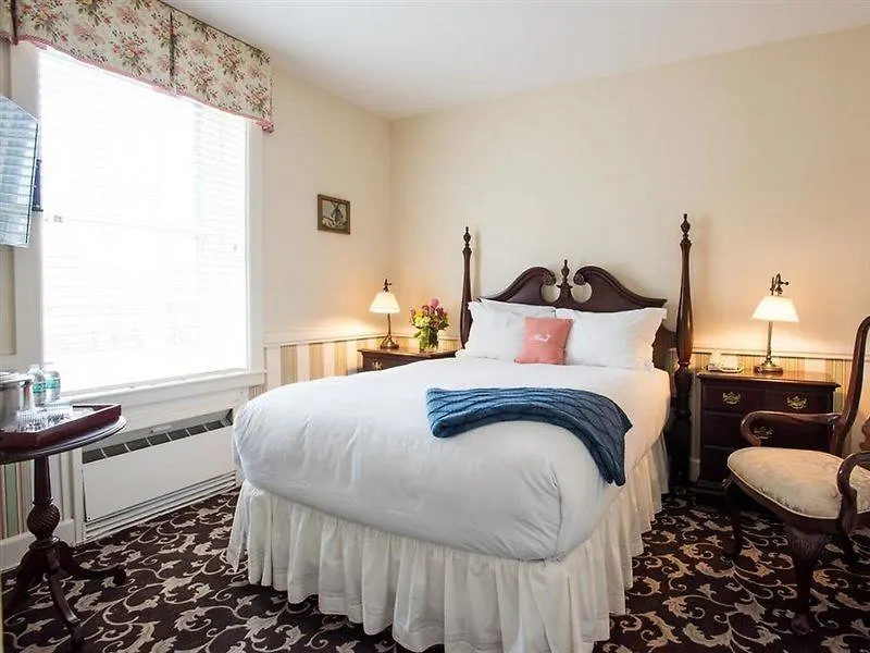 Jared Coffin House 5*