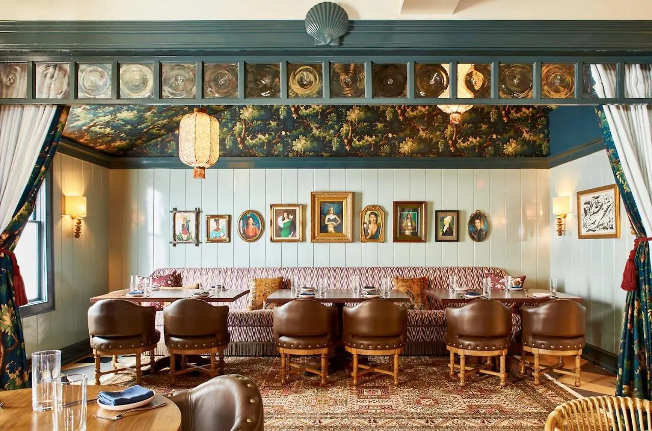 Hotel Faraway 4*