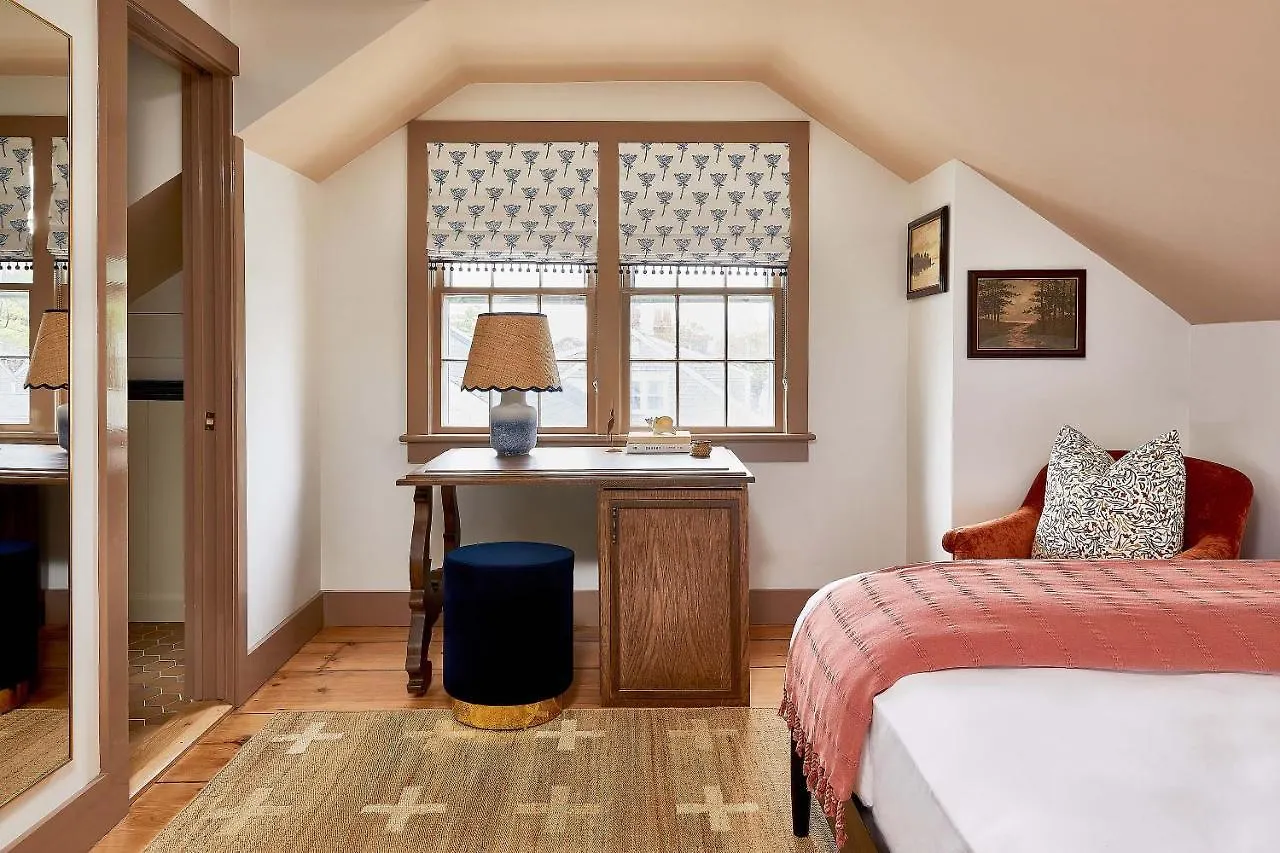 Blue Iris By Life House Herberg 5*