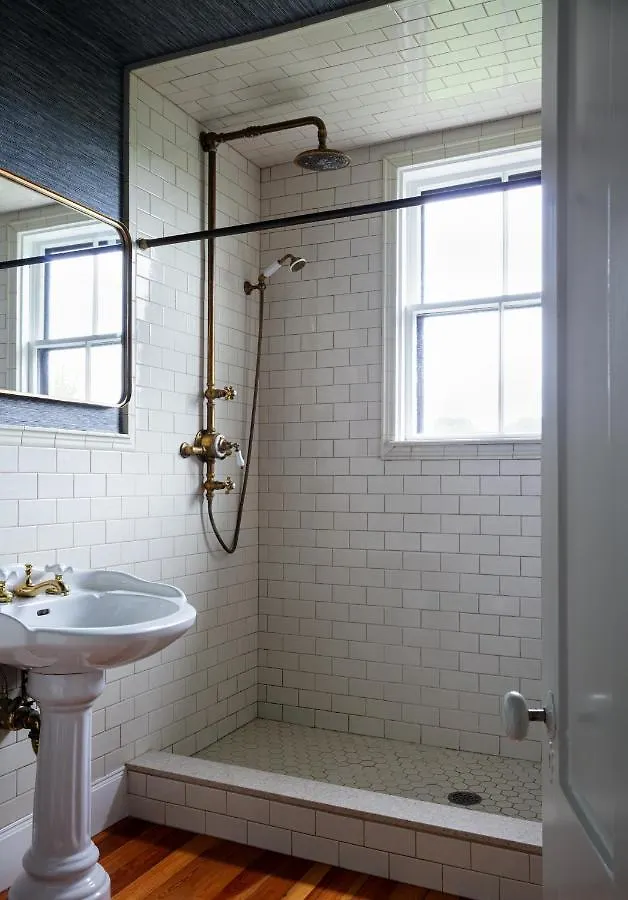 The Swain House At 21 Broad Inn Nantucket