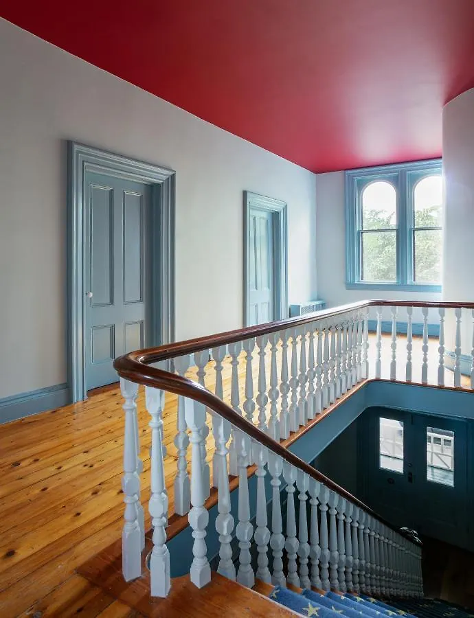 Inn The Swain House At 21 Broad *