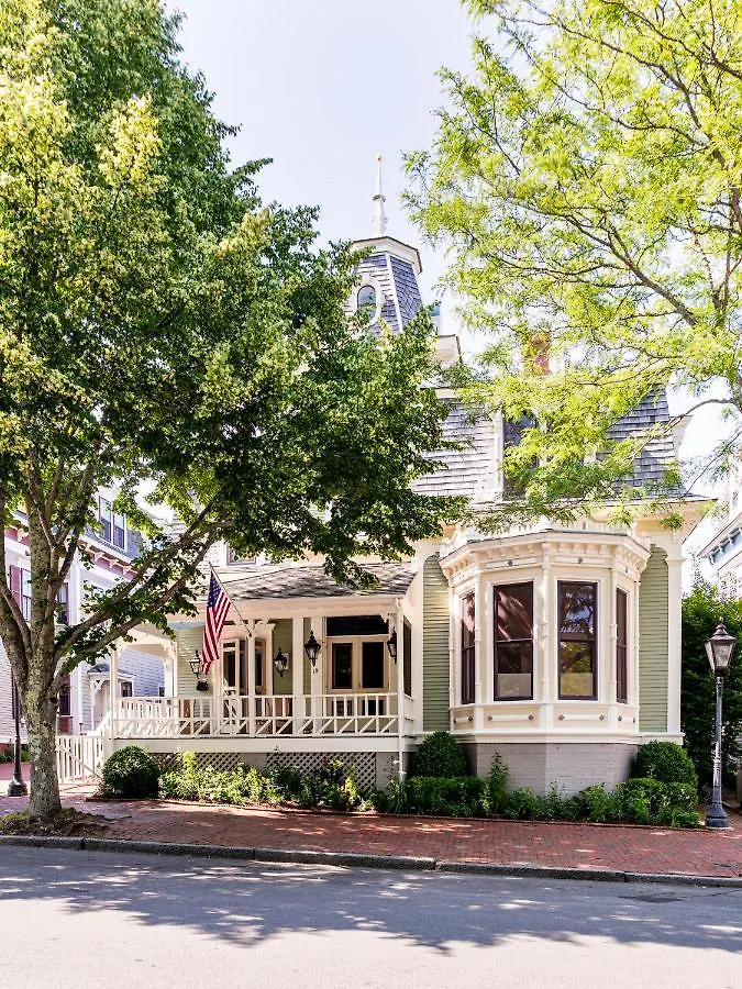 The Swain House At 21 Broad Inn *