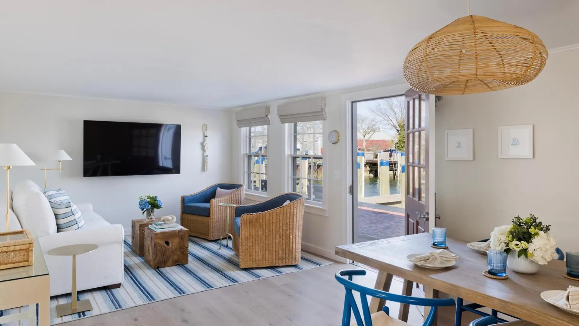 The At Boat Basin 4*