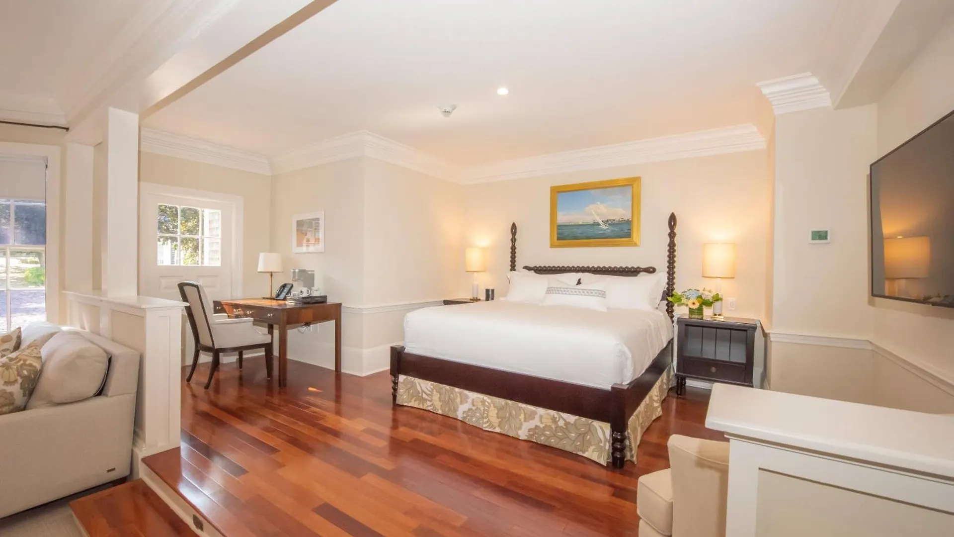 Jared Coffin House 5*