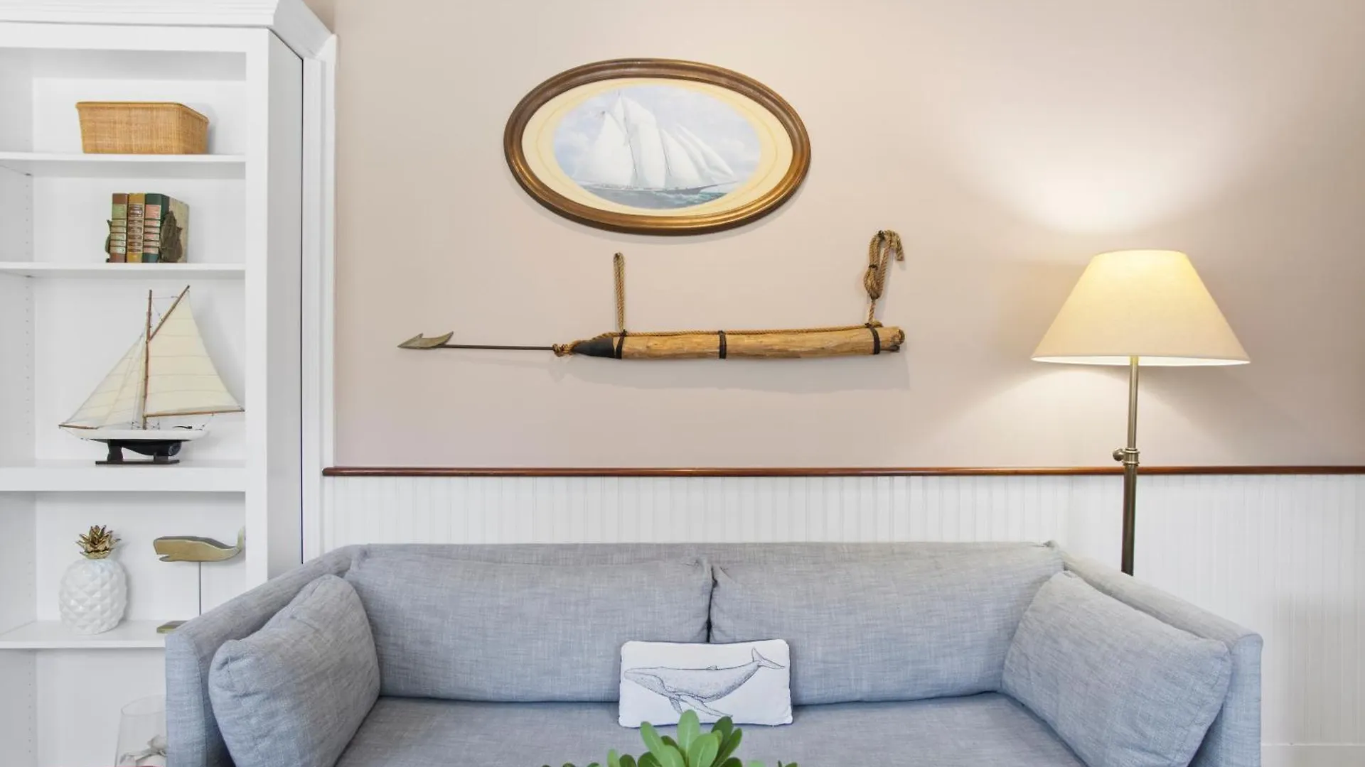 Carlisle House Lodge Nantucket