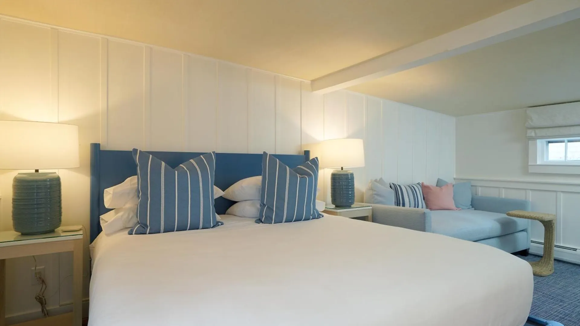 76 Main Ink Press Hotell