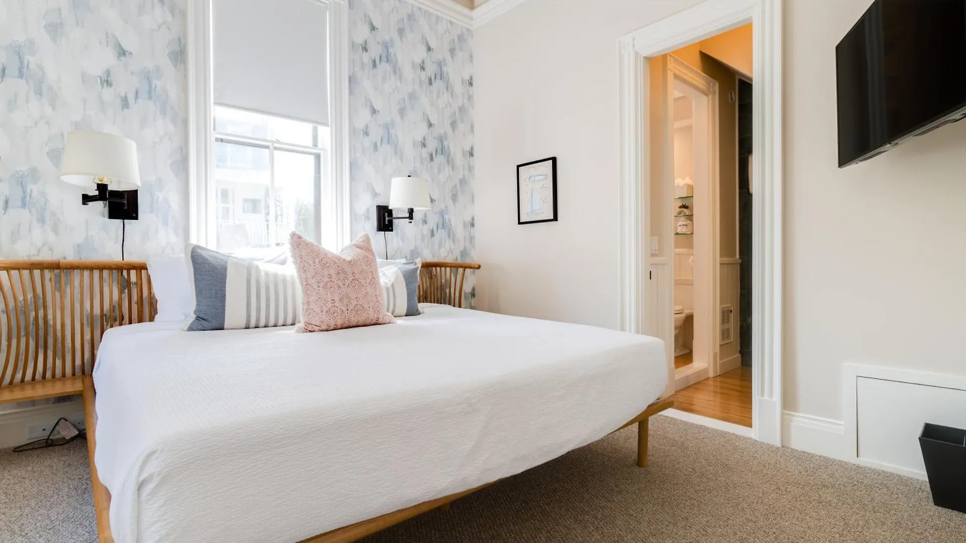 The Centerboard Hotel *