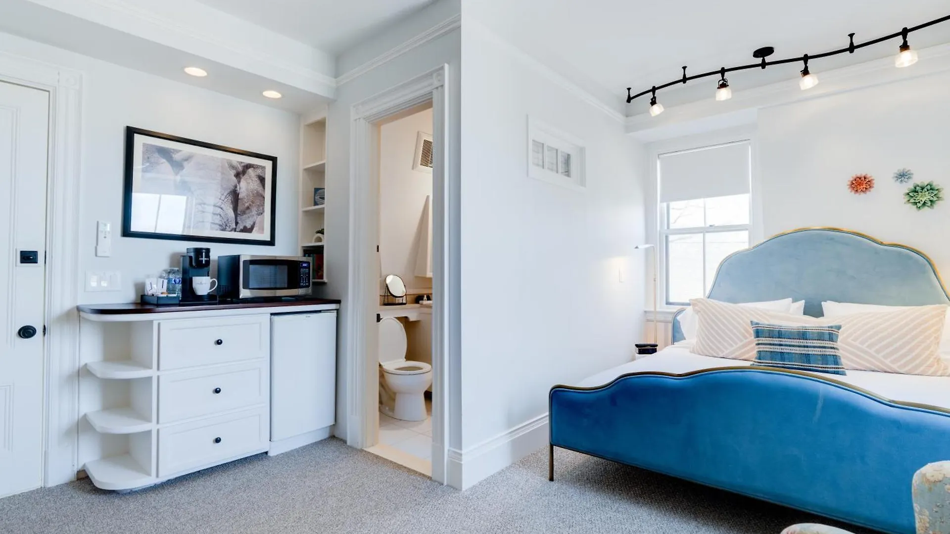 The Centerboard Hotel *