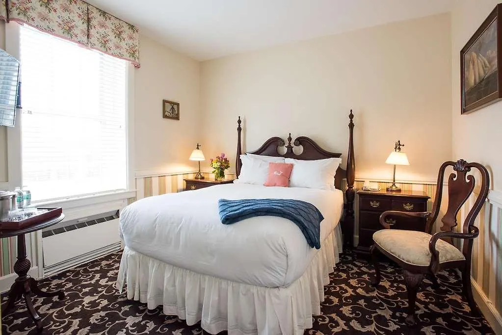 Jared Coffin House 5*