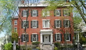 Jared Coffin House 5*