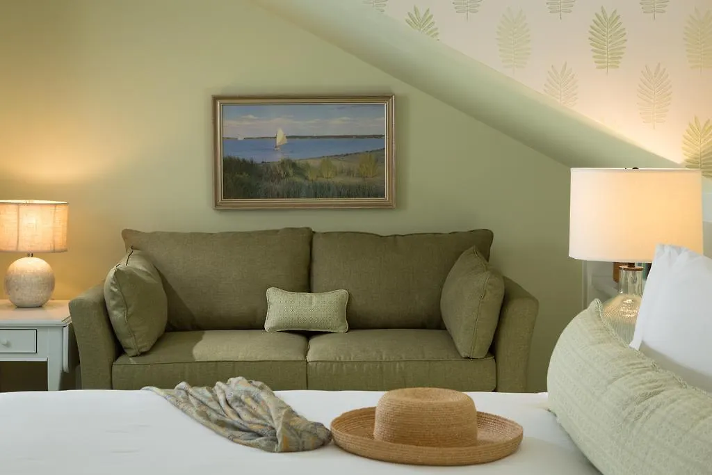 Brass Lantern 4* Nantucket
