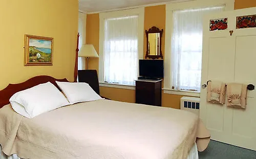 Hawthorn House Hotel 3*