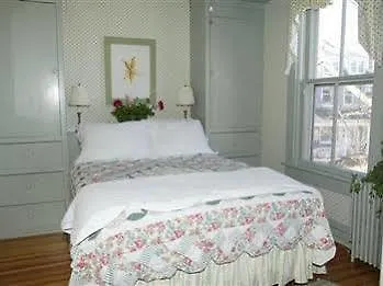 Cliff 4* Nantucket