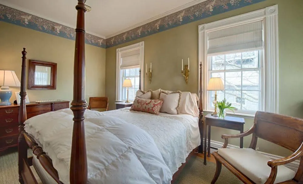 Sherburne Bed & Breakfast 3*