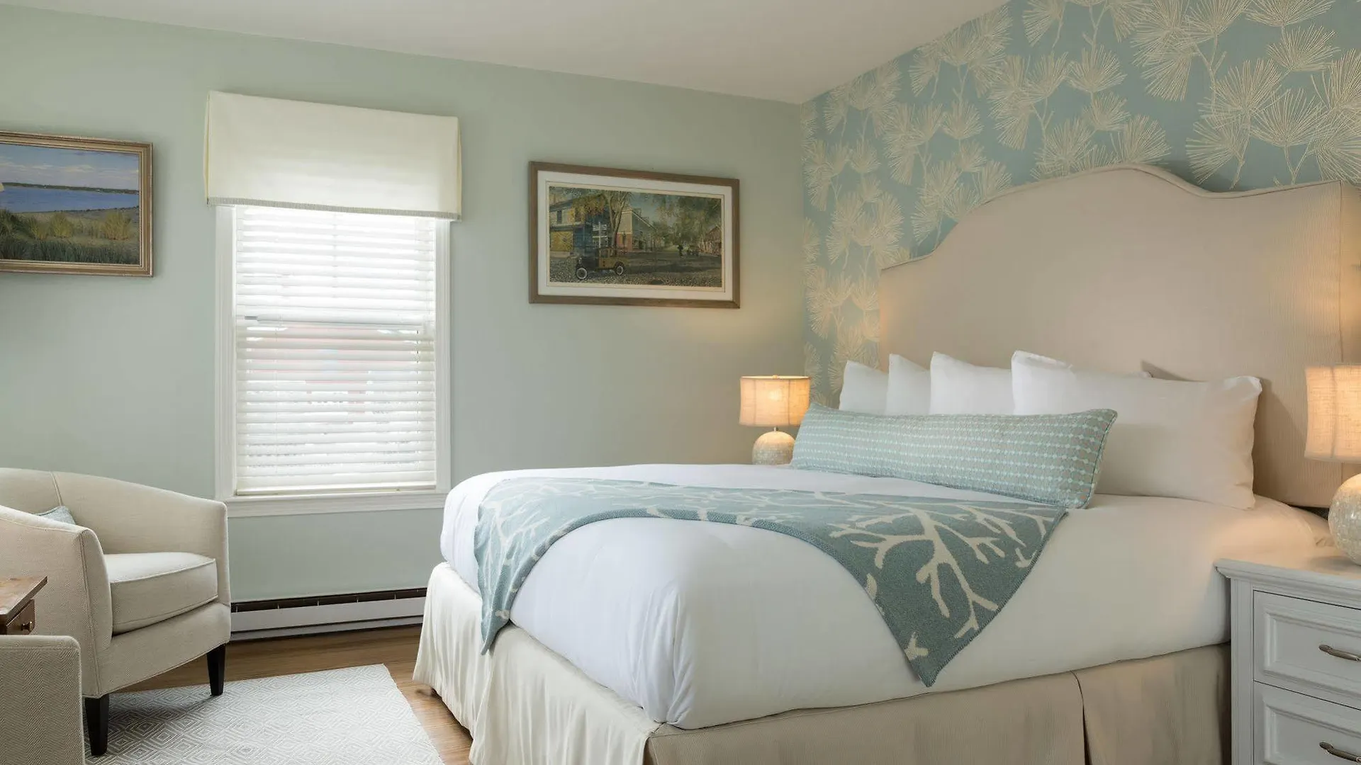 Brass Lantern Bed & Breakfast 4*