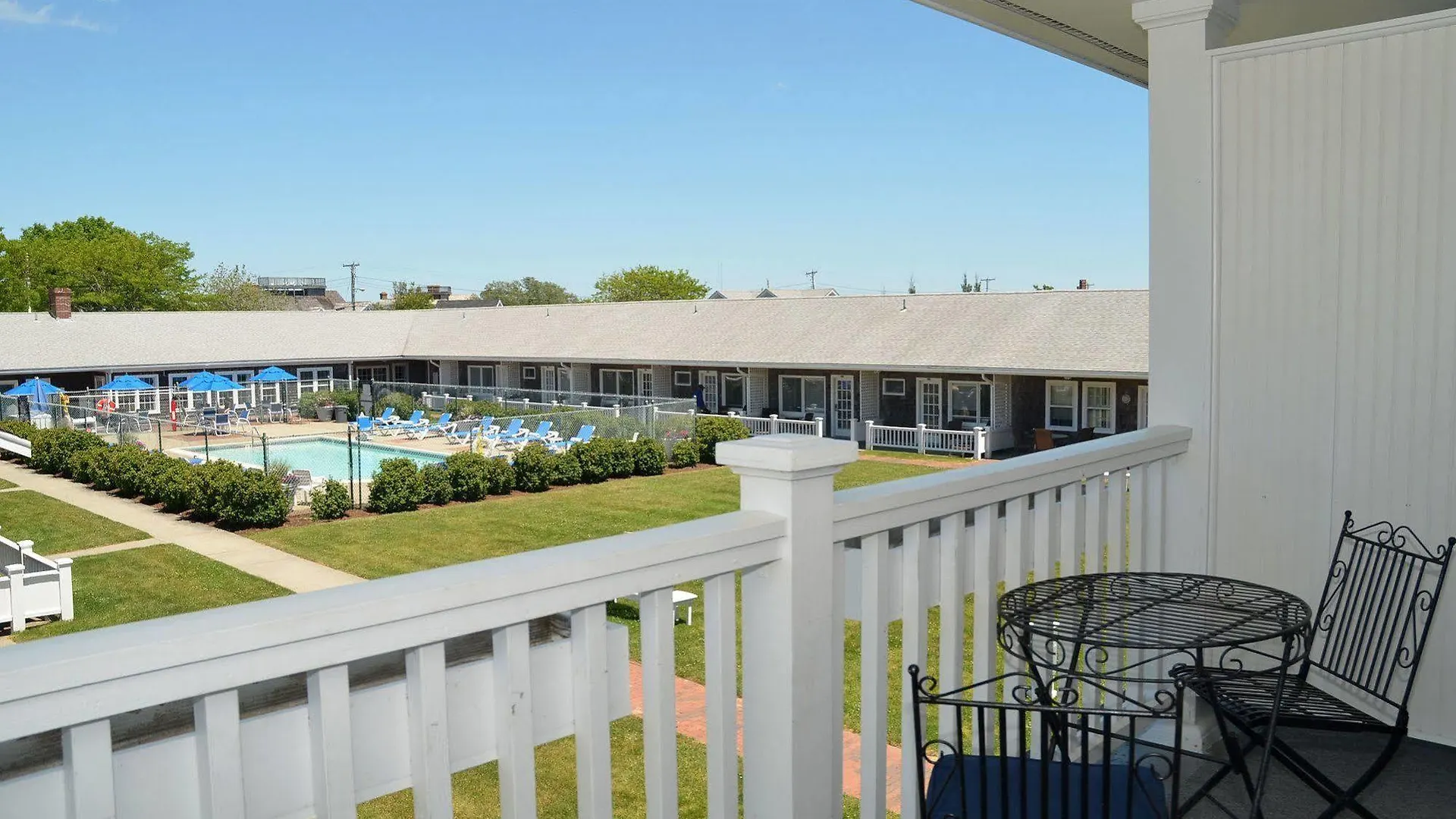 Beachside On 4*