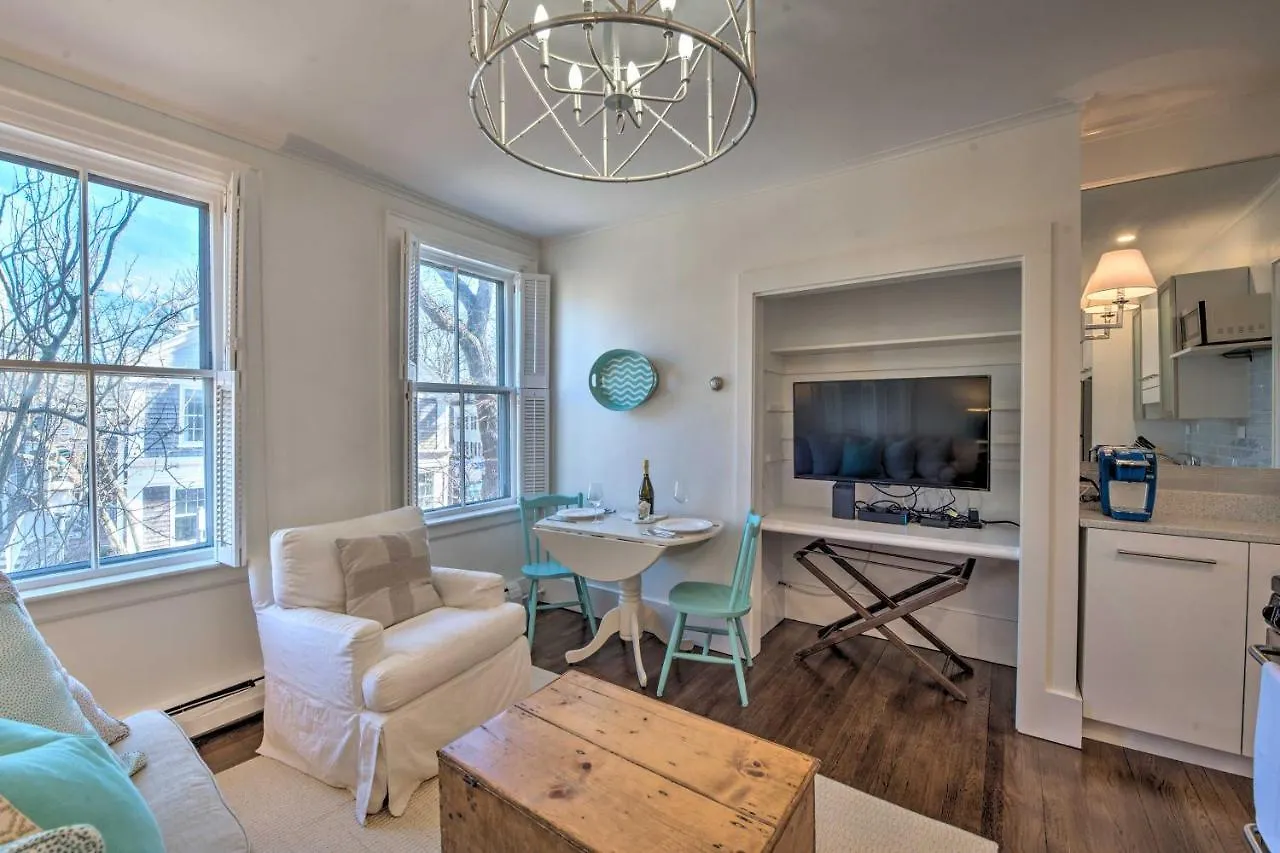 Couples Retreat In Walk To Attractions! Apartment Nantucket