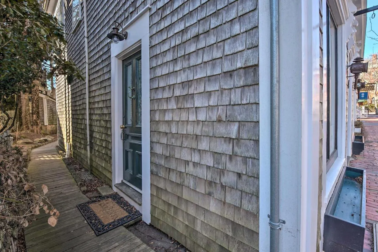 Couples Retreat In Walk To Attractions! Apartment