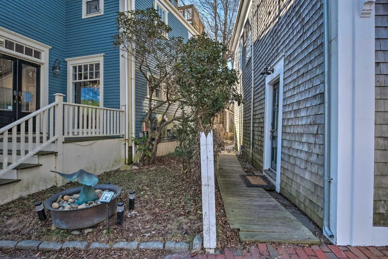 Apartment Couples Retreat In Walk To Attractions! *