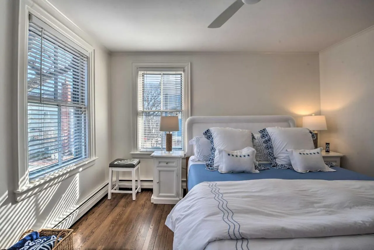 Couples Retreat In Walk To Attractions! Apartment