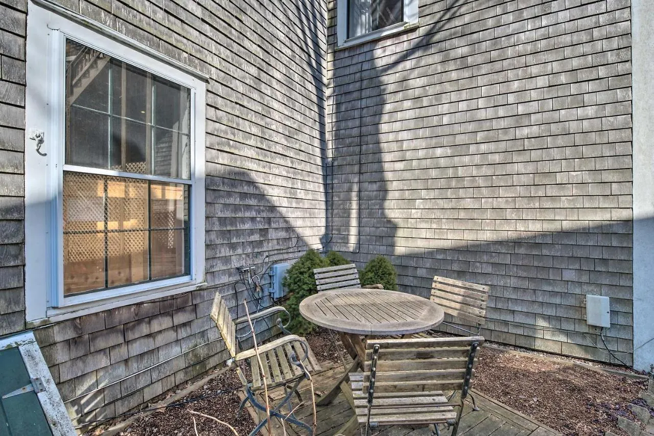 Couples Retreat In Walk To Attractions! Apartment