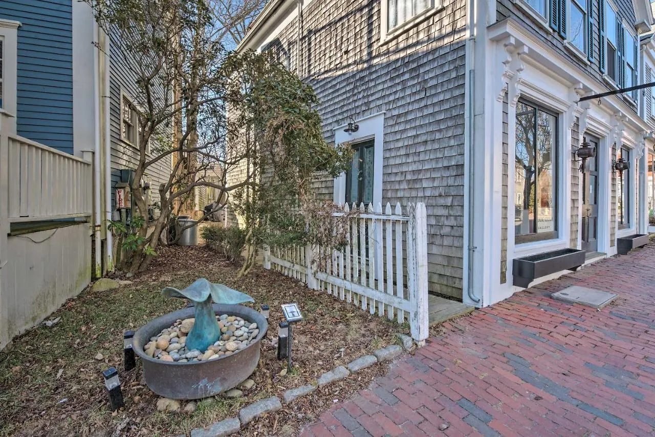 Apartment Couples Retreat In Walk To Attractions! *
