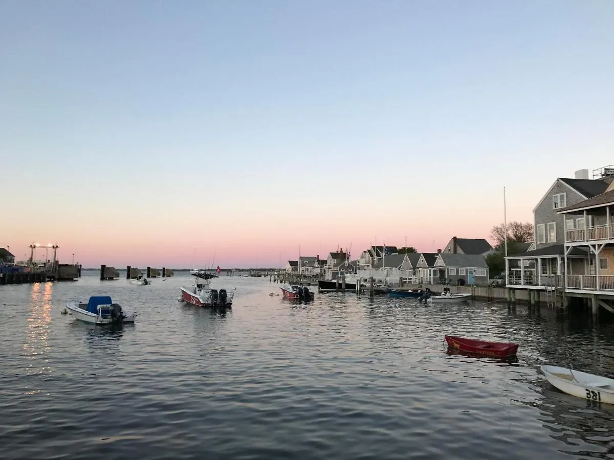 Cliff Penzion Nantucket