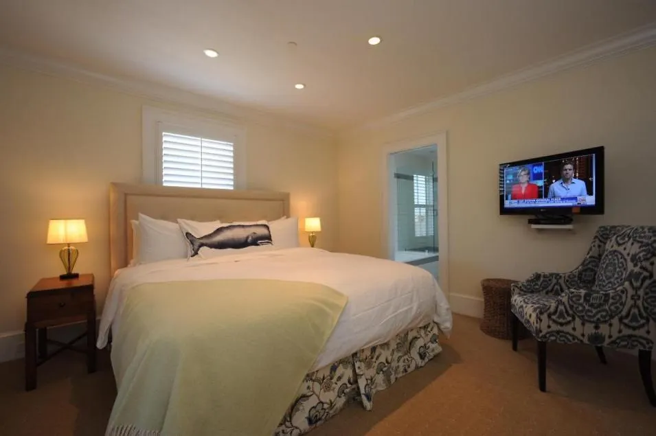 Hotel The &