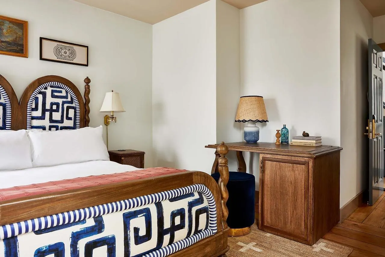 Blue Iris By Life House 5* Nantucket