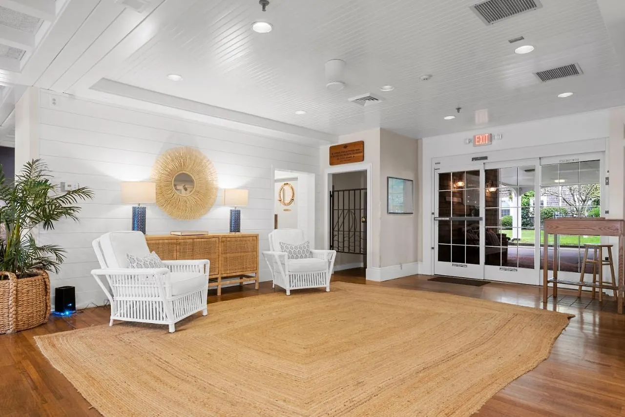 Nantucket Inn 3*