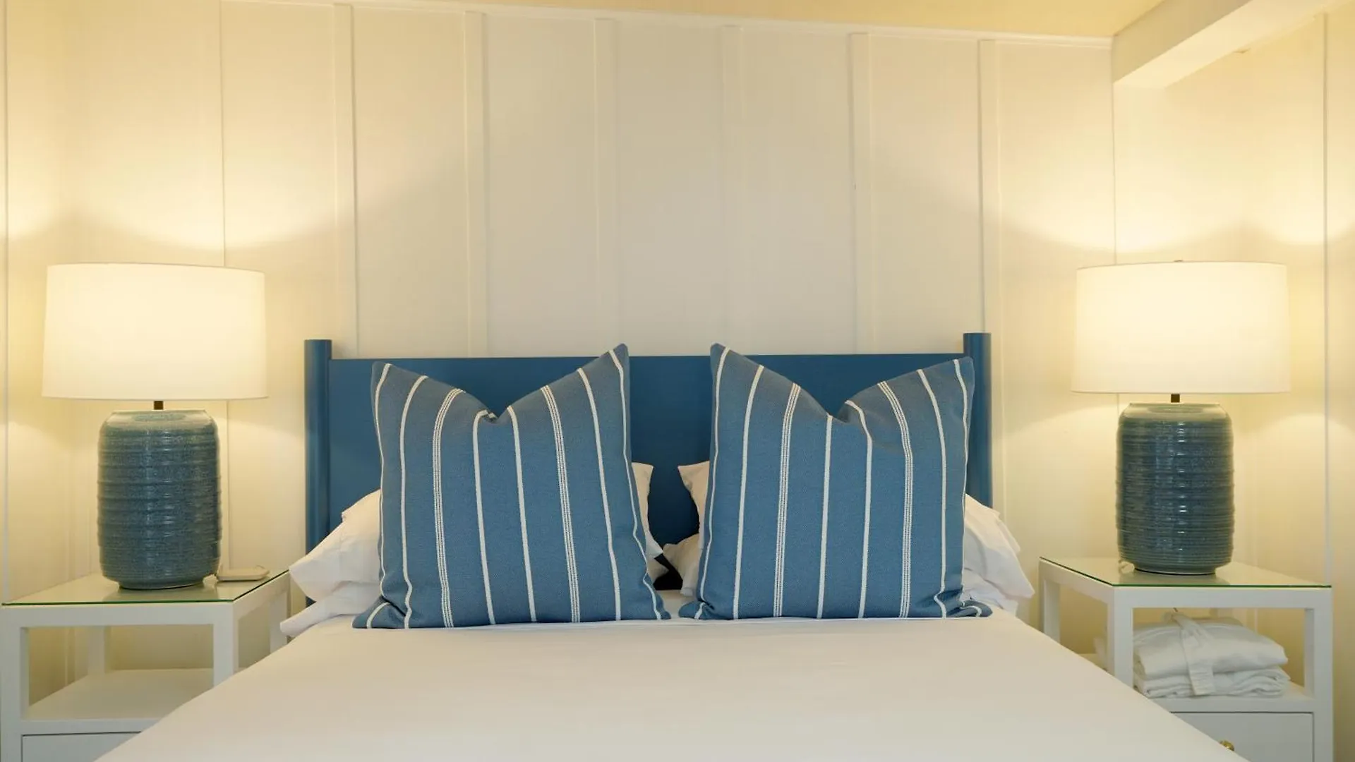 Hotel 76 Main Ink Press 3*