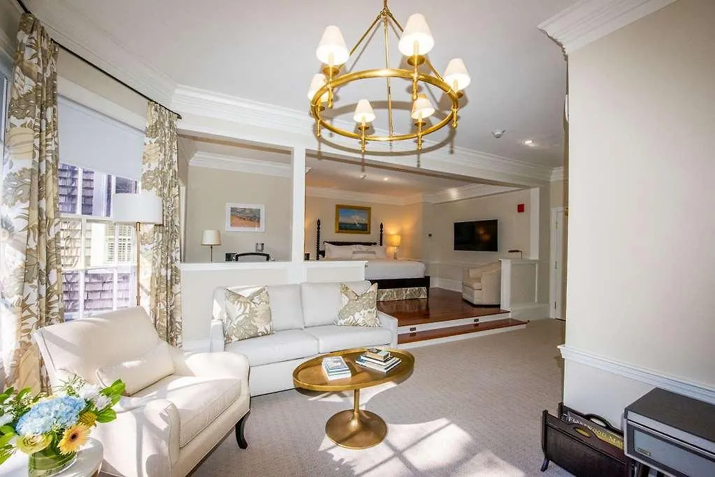 Jared Coffin House 5*