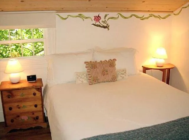 The Summer House Cottages Inn