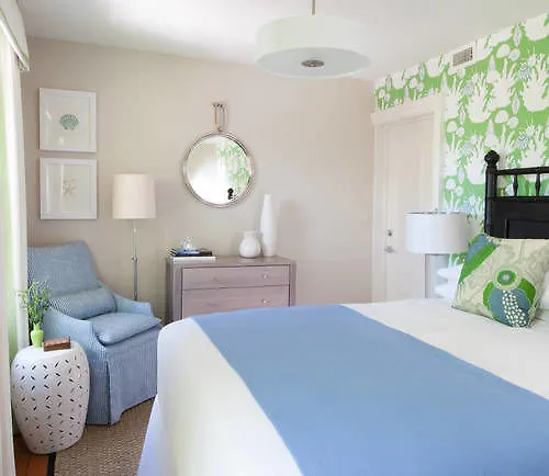 76 Main Ink Press Hotel 3*