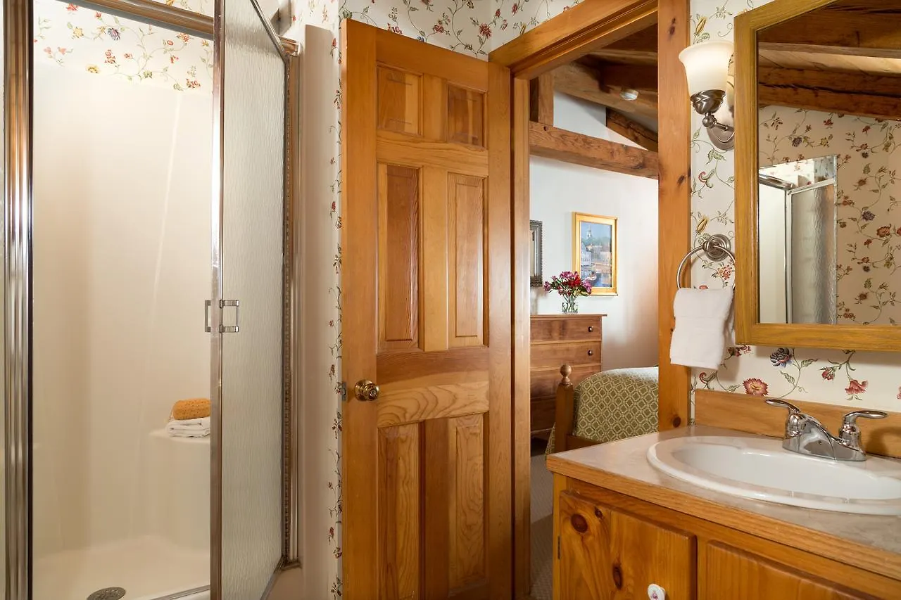 Seven Sea Street Bed & Breakfast 3*